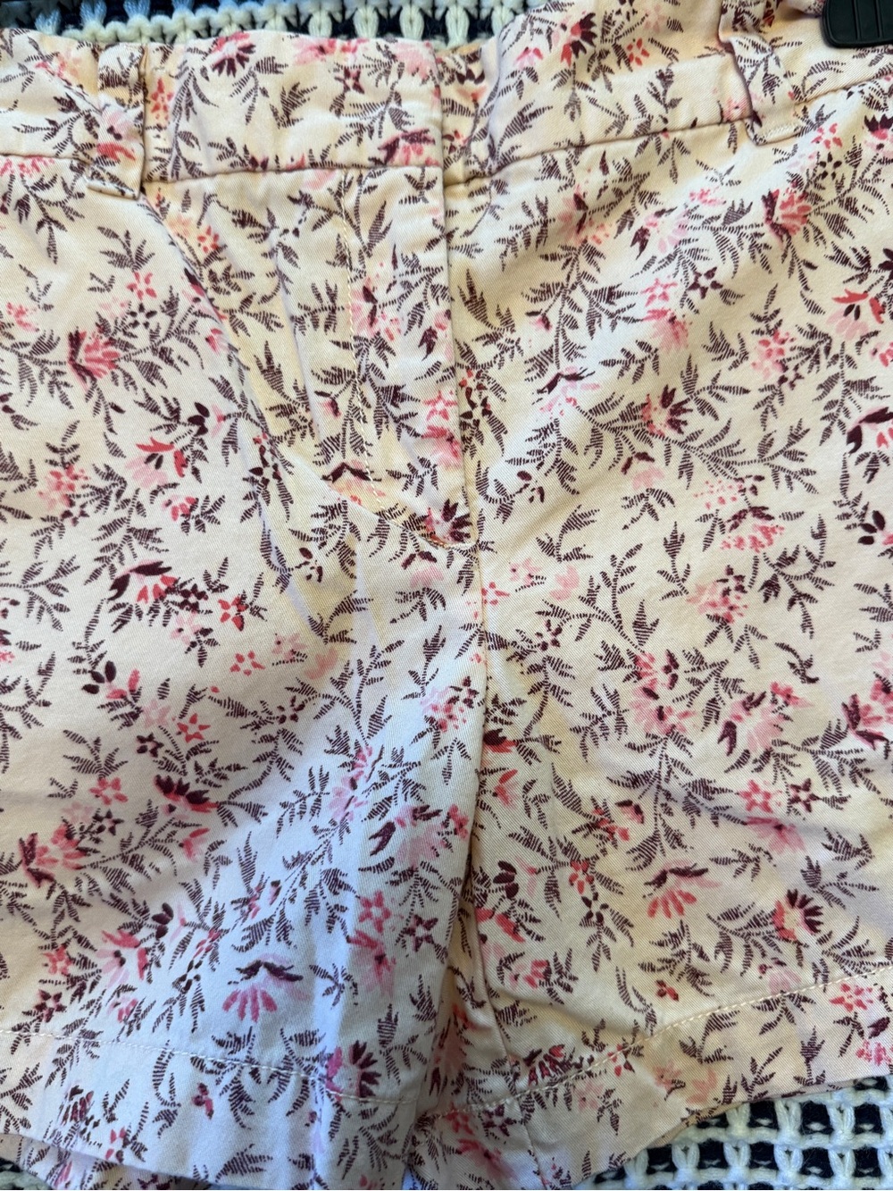 LOFT Ann Taylor floral print women's shorts in a pink color size 6 - Picture 7 of 8